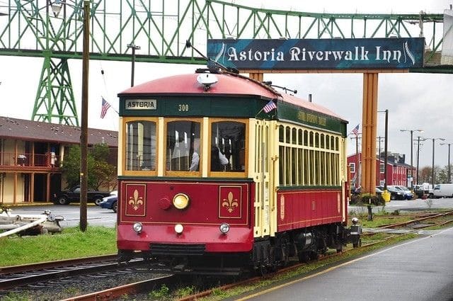 Astoria Old 300 Trolley