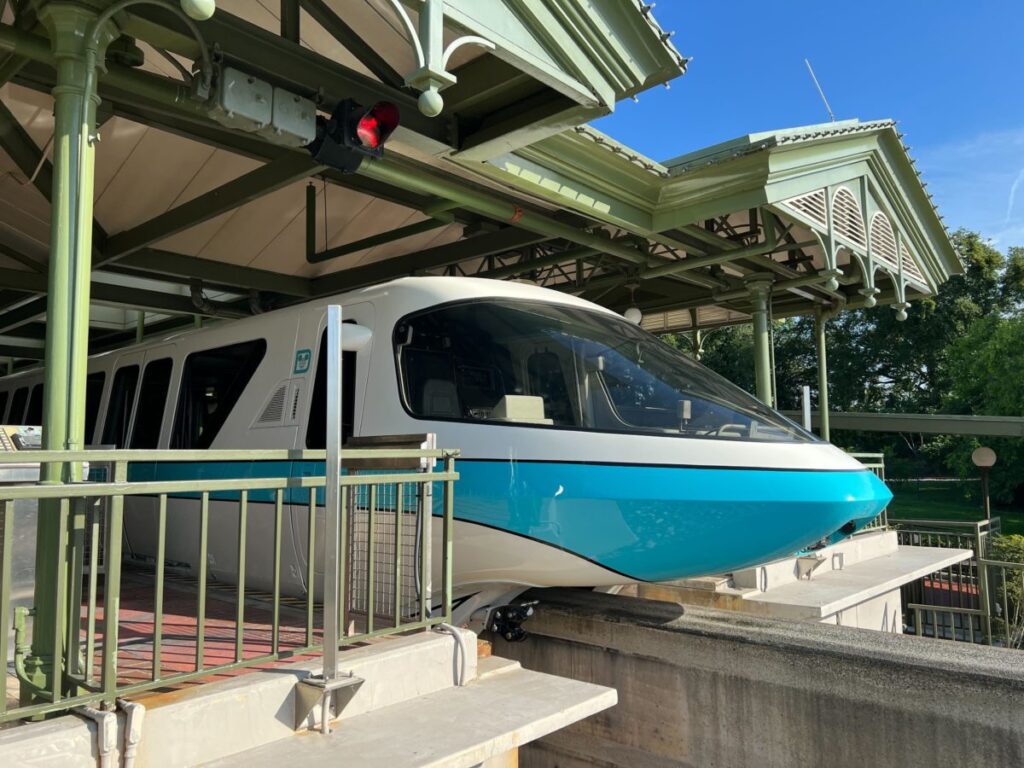 Monorail Resorts & the Walt Disney World Monorail System