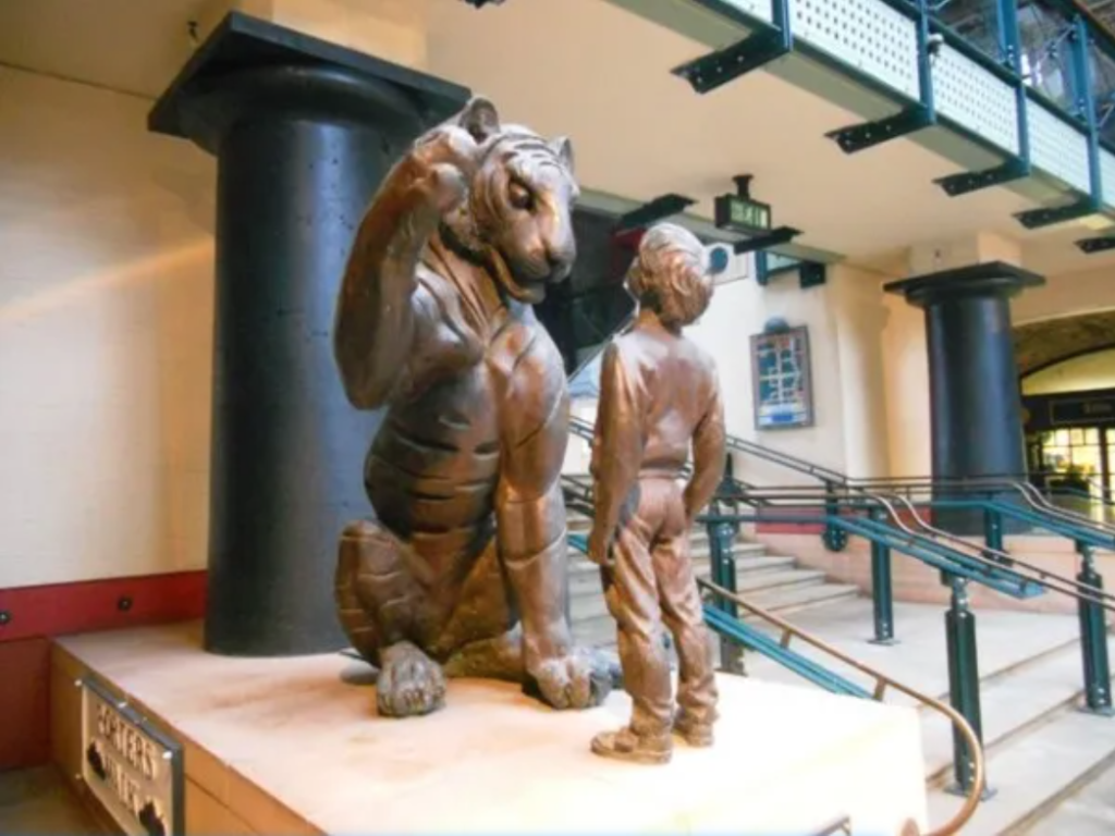 Statue of a boy and a tiger, Tobacco Dock